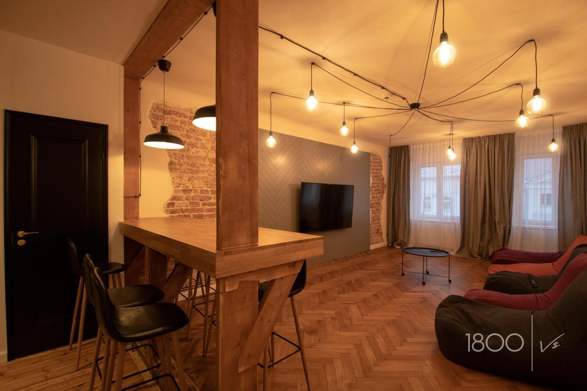 1800 By Vince Stay - Private Rooms In Town Hall Square Tartu Exterior foto
